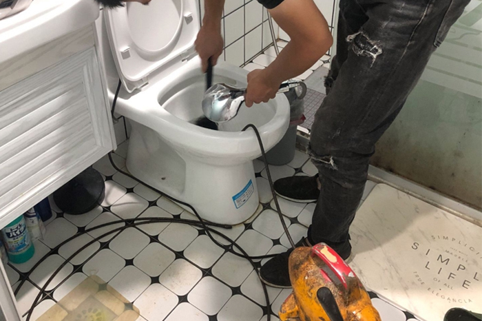 后安镇疏通下水道